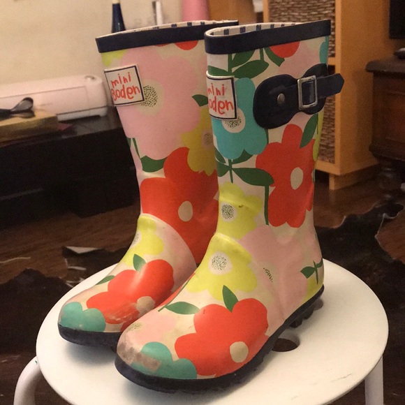 Girls Mini Boden Flowered Rain Boots 